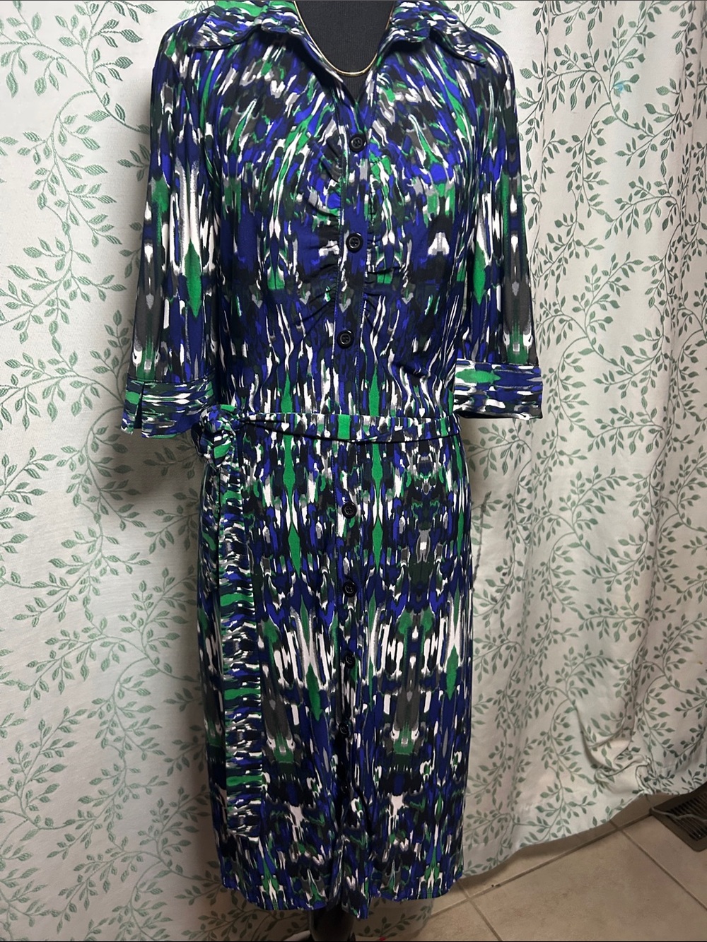Laundry By Shelli Segal Blue, Green & White Abstract Midi Shirt Dress